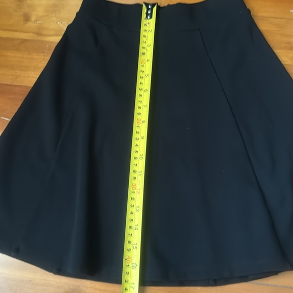 H&M women’s black mini skater skirt size XS with zipper - Picture 2 of 6